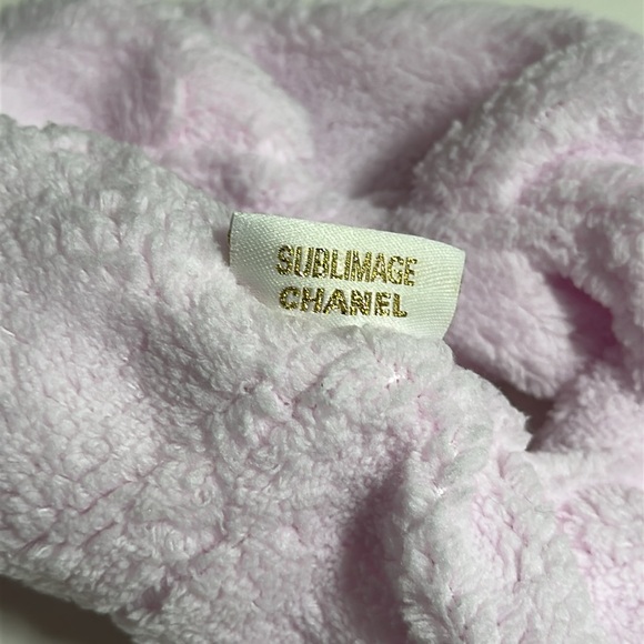 Chanel Light Purple Essentiel Headband - Picture 3 of 6